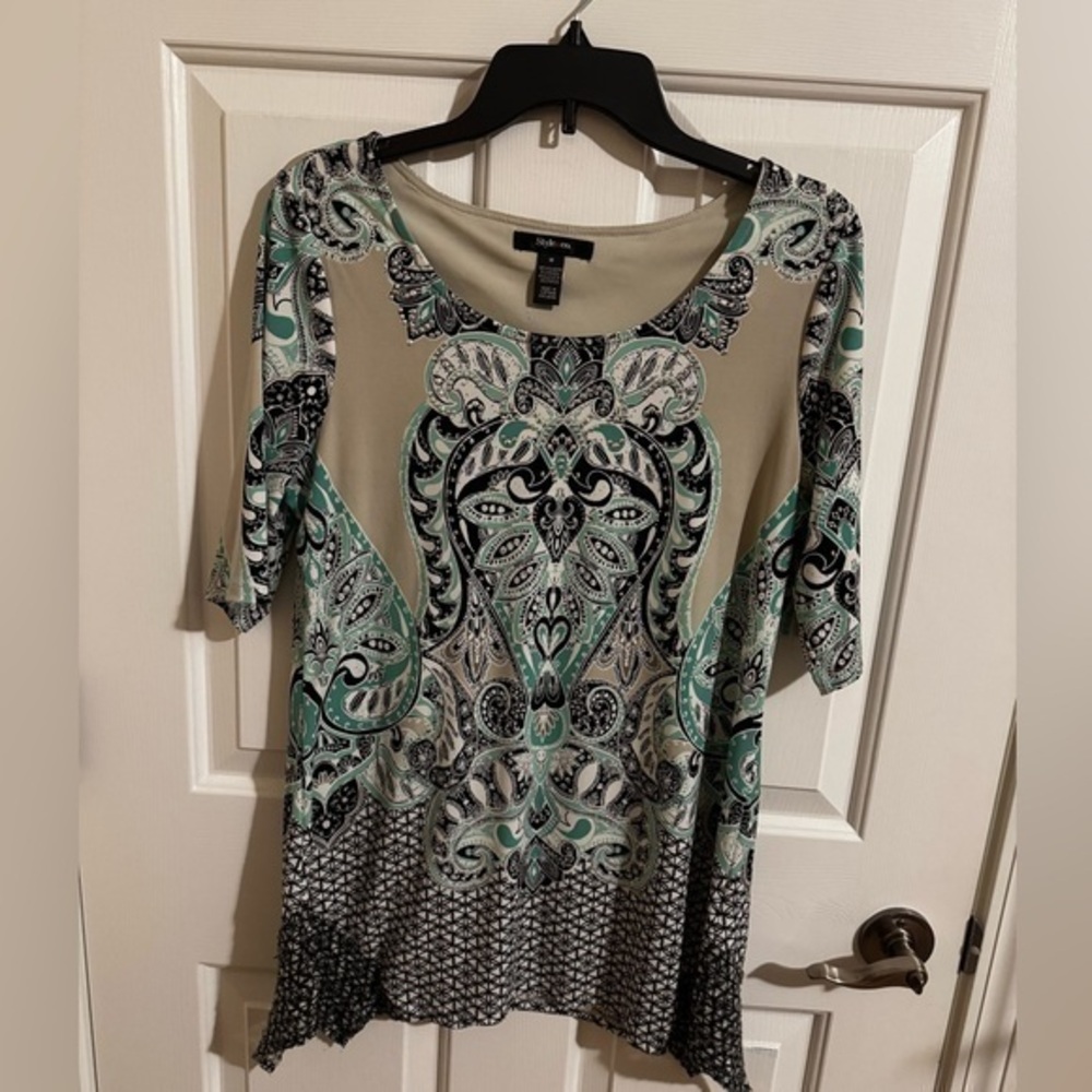 Style & Co short-sleeve handkerchief hem tunic size M